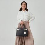 Nevin Elegant Medium Leather Crossbody Bag - Image 43