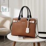 Nevin Elegant Medium Leather Crossbody Bag - Image 12